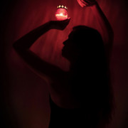 фотосессия, красное и черное, девушка, огонь, свеча